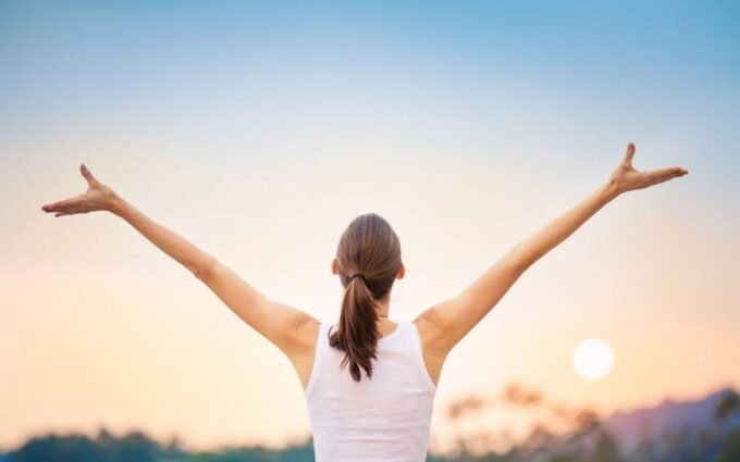 Seorang wanita yang menjaga kesehatan mental